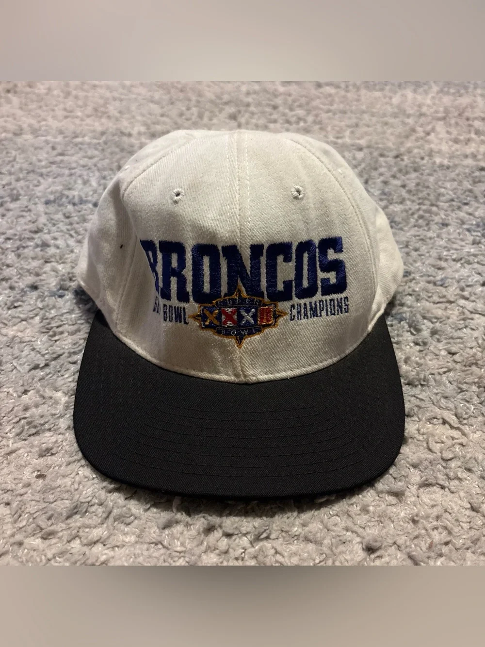 Vintage 90s Nike Denver Broncos Super Bowl XXXIII Champions Snapback Made in USA